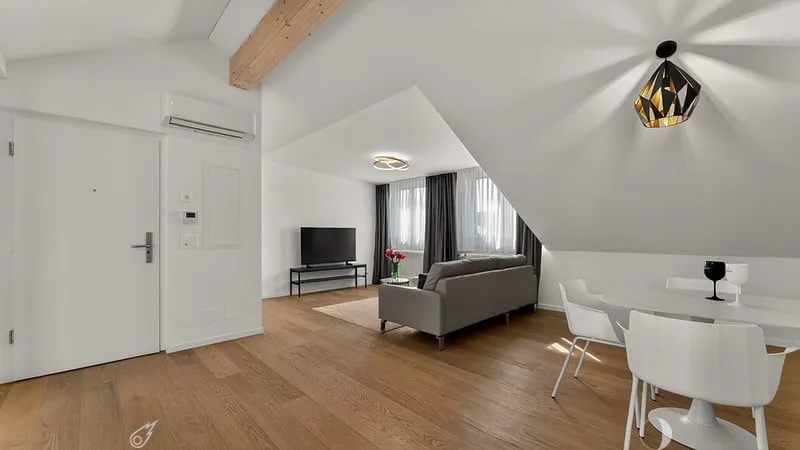 Eklusive möblierte 2.5-Zimmer Attika Wohnung mit Service und Terrasse in Biel