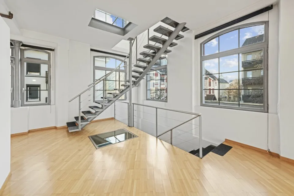 Einzigartiges, historisches Loft-Haus mit Seesicht und viel Raum zum Wohnen und Arbeiten – Foto 25 von 32