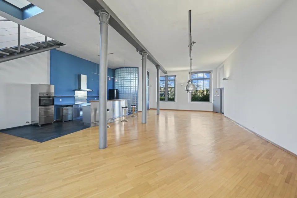 Einzigartiges, historisches Loft-Haus mit Seesicht und viel Raum zum Wohnen und Arbeiten – Foto 19 von 32
