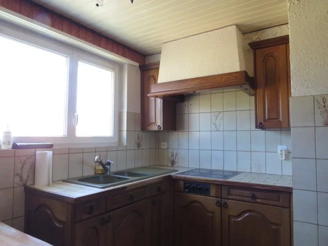 Familiäre Villa in einer sehr ruhigen Wohngegend mit schönem Blick auf den Chasseral
