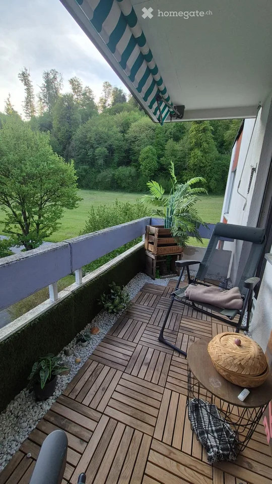 Ampio appartamento di 3,5 locali con balcone