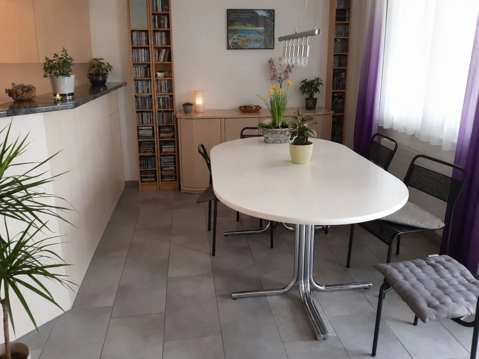 Helle 3.5-Zimmer-Wohnung mit Balkon in Rümlang