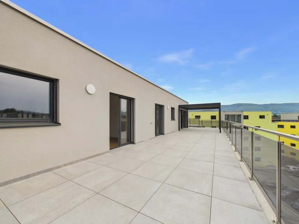 Exklusive Attikawohnung mit grosser Terrasse und ruhiger Wohnlage