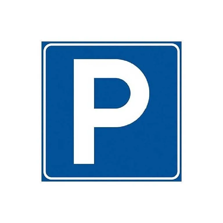 Posto auto interno - Via Maderno