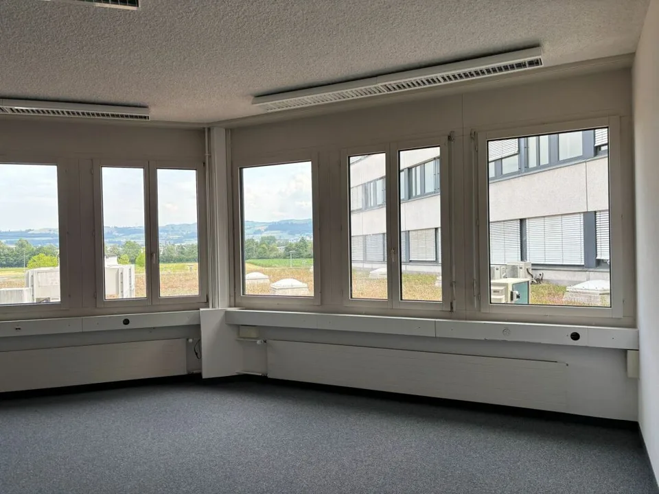 Büro 67 m2, ausgebaut, in Steinhausen