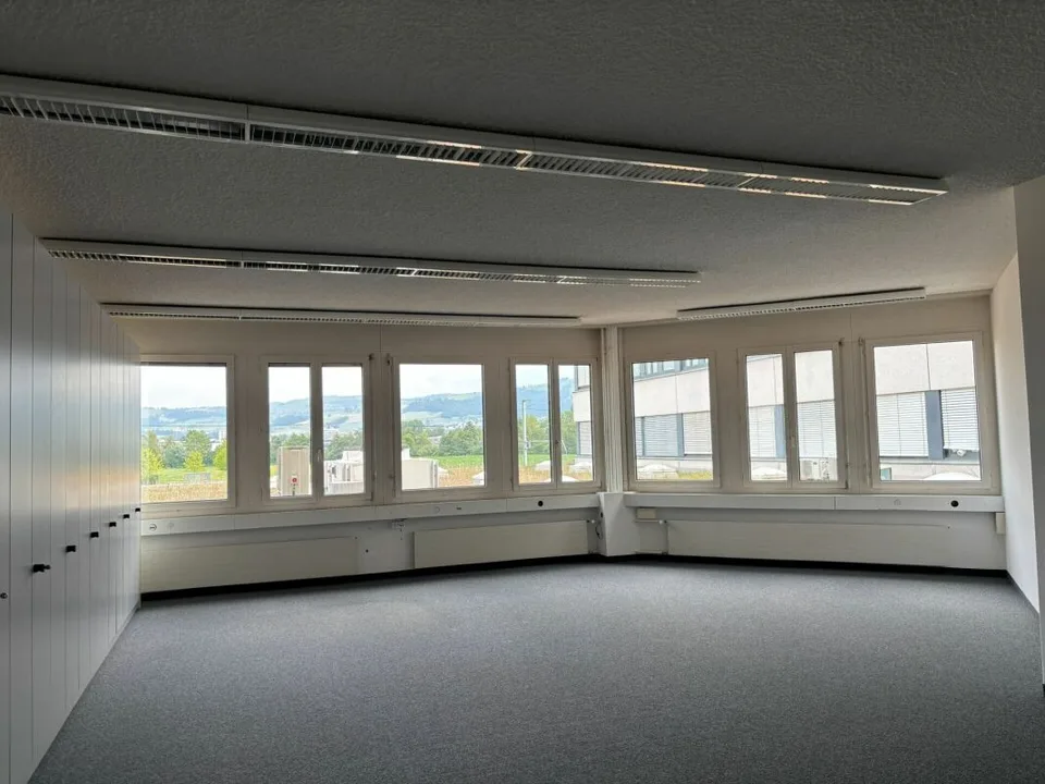 Büro 67 m2, ausgebaut, in Steinhausen