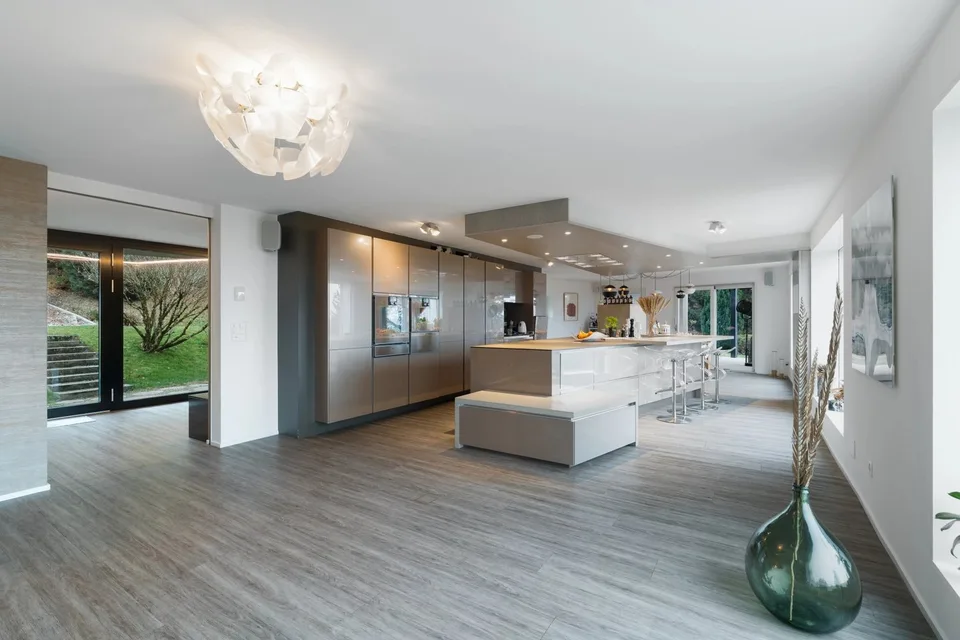 Modern property with swimming pool and unobstructed lake views
