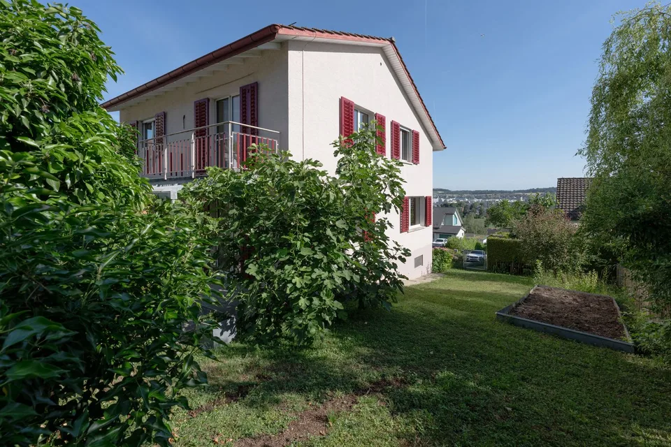 Idillio di giardino sopra Regensdorf – La vostra nuova casa per tutta la famiglia