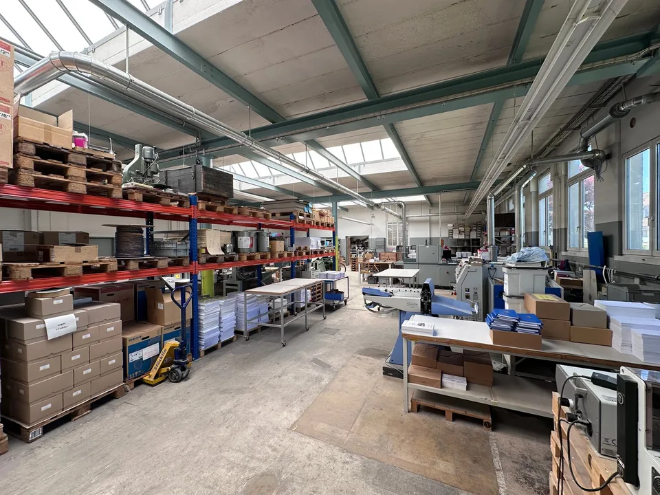 809m2 helle Industrie- & Lagerfläche im Industriegebiet von Hittnau