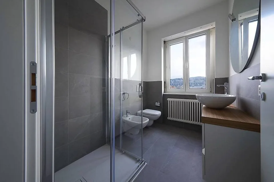 Penthouse, spacieux et lumineux dans le centre de Chiasso – photo 7 sur 8