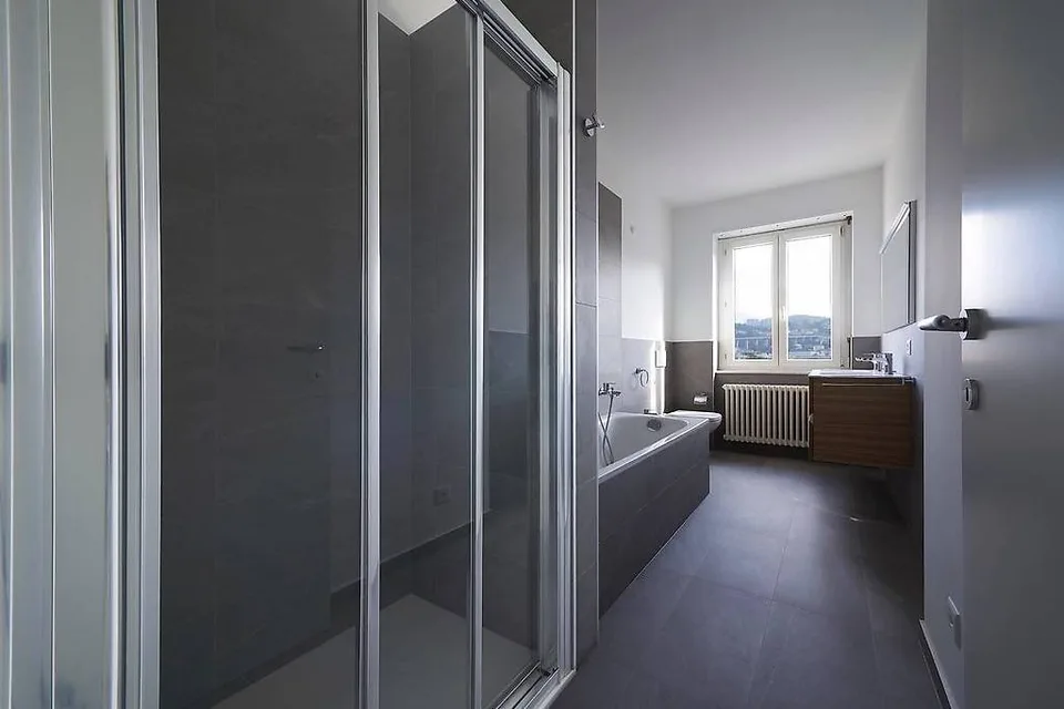 Penthouse, spacieux et lumineux dans le centre de Chiasso – photo 6 sur 8