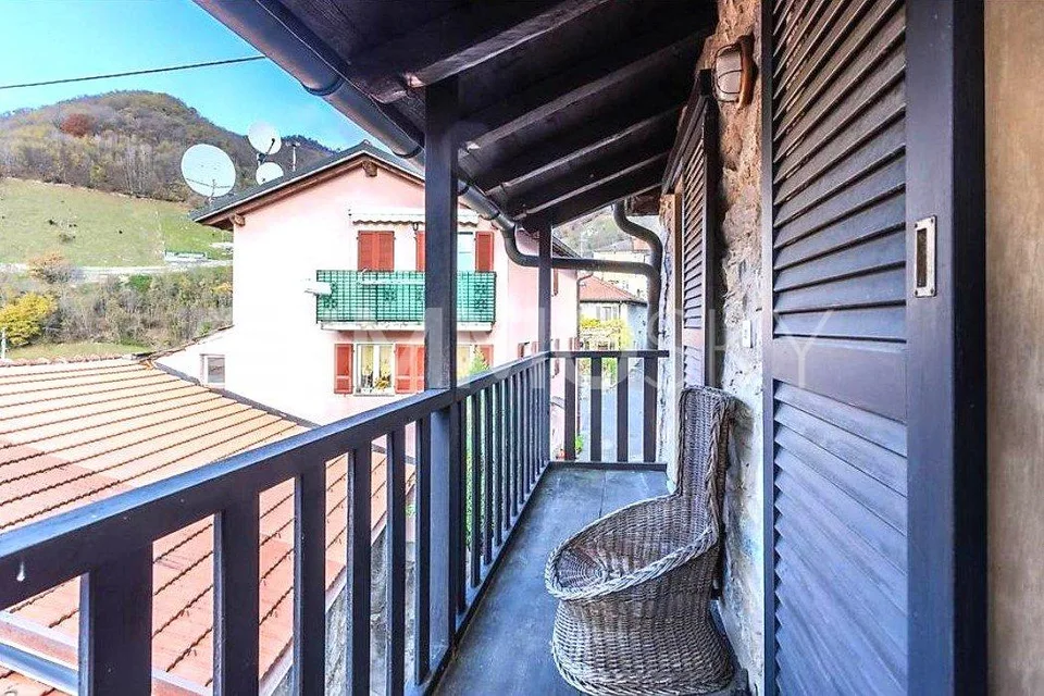 GRANDE CASA RUSTICA DI CHARME DI 4.5 LOCALI A CABBIO – foto 15 di 16