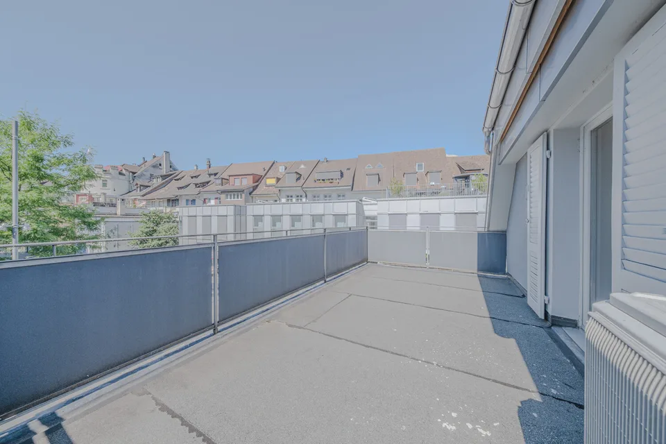 Edificio residenziale e commerciale ristrutturato in posizione centrale ideale a Liestal – foto 13 di 13