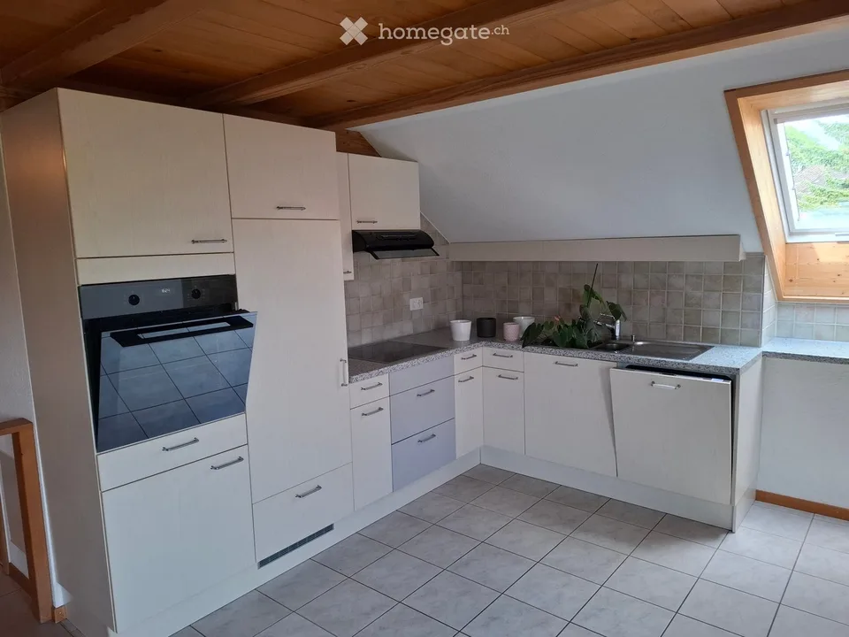 Charmante 5.5 Zimmer Wohnung in Affolten zu vermieten.