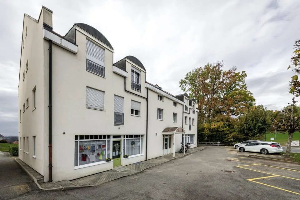 Surface d'env. 90 m2 au rez-de-chaussée