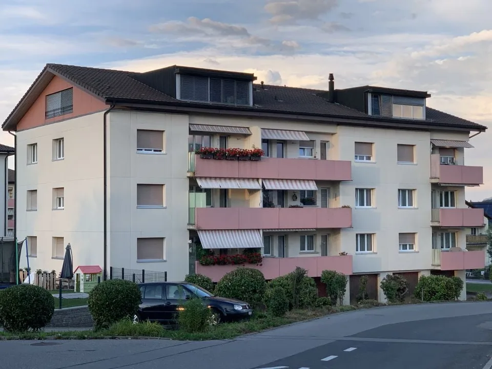 3 ½-Zimmerwohnung, 3. Stock links mit Lukarne, ohne Lift