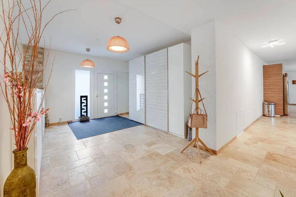Rental building in Villars-Burquin – photo 9 of 13