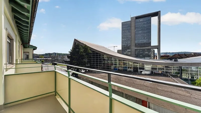Moderne möblierte 2-Zimmer-Wohnung mit Service und Balkon in Biel – photo 10 sur 12