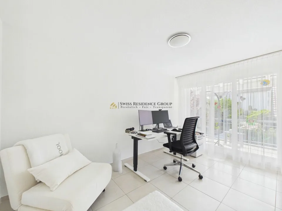 RÉSERVÉ ! Maison d'angle moderne de 6,5 pièces avec jardin ensoleillé dans un quartier résidentiel très demandé – photo 9 sur 20