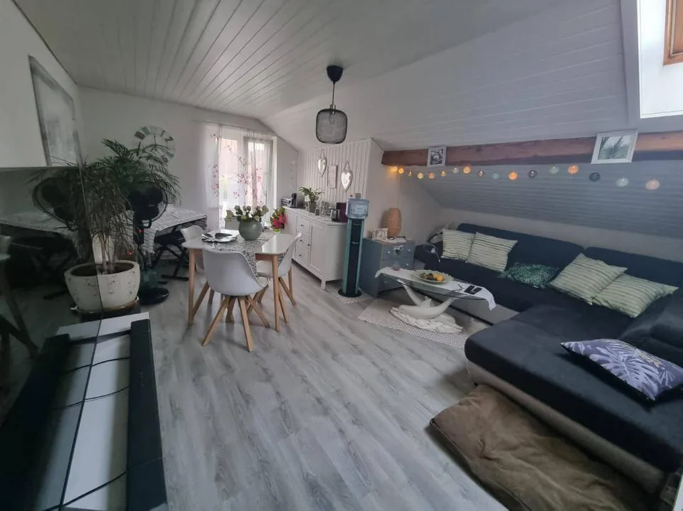 Immeuble mixte à Agiez