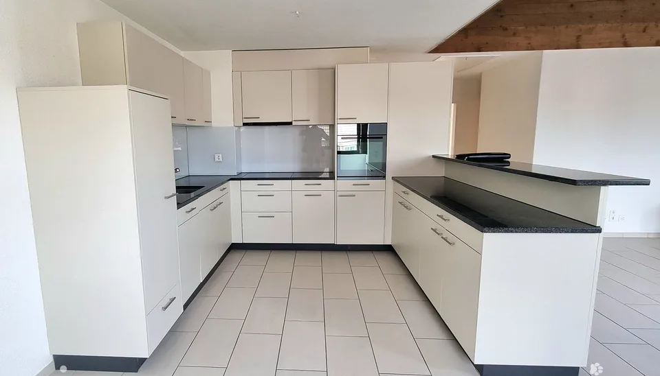 Grosszügige 4.5-Zimmer-Wohnung mit Balkon
