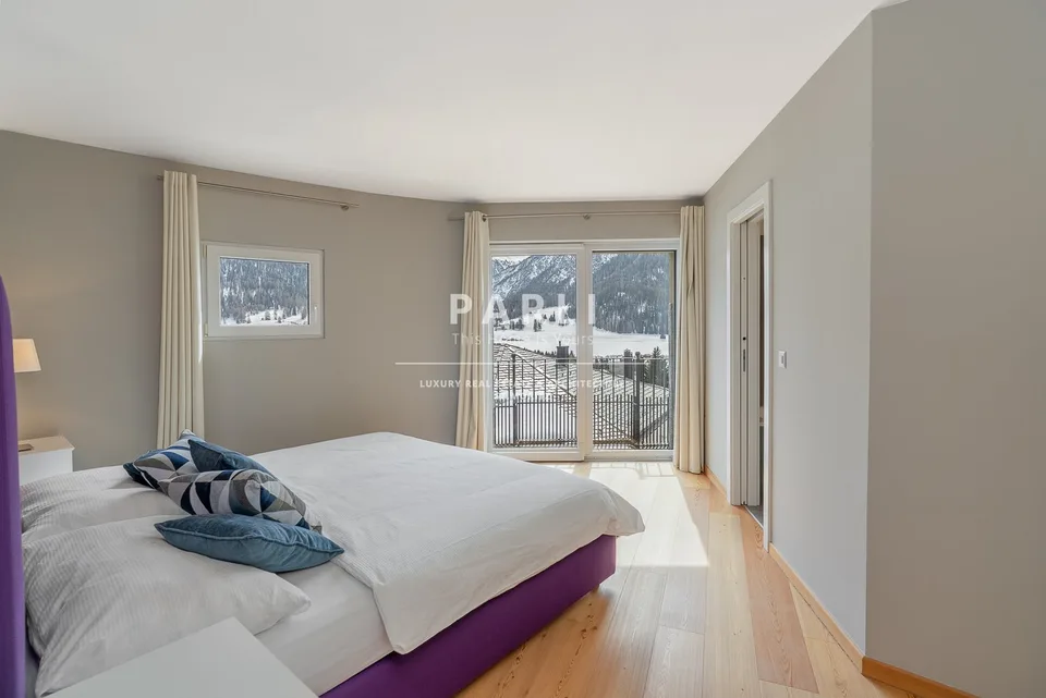 Exklusive 4.5-Zimmer-Ferienwohnung mit Panoramablick – Sommersaison in La Punt