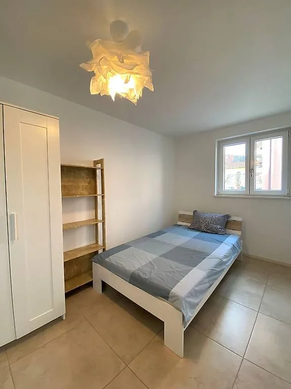 Appartement moderne 4.5 pièces semi-meublé à Novazzano