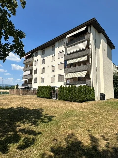 Appartamento di 4,5 locali meravigliosamente ristrutturato a Kleindöttingen