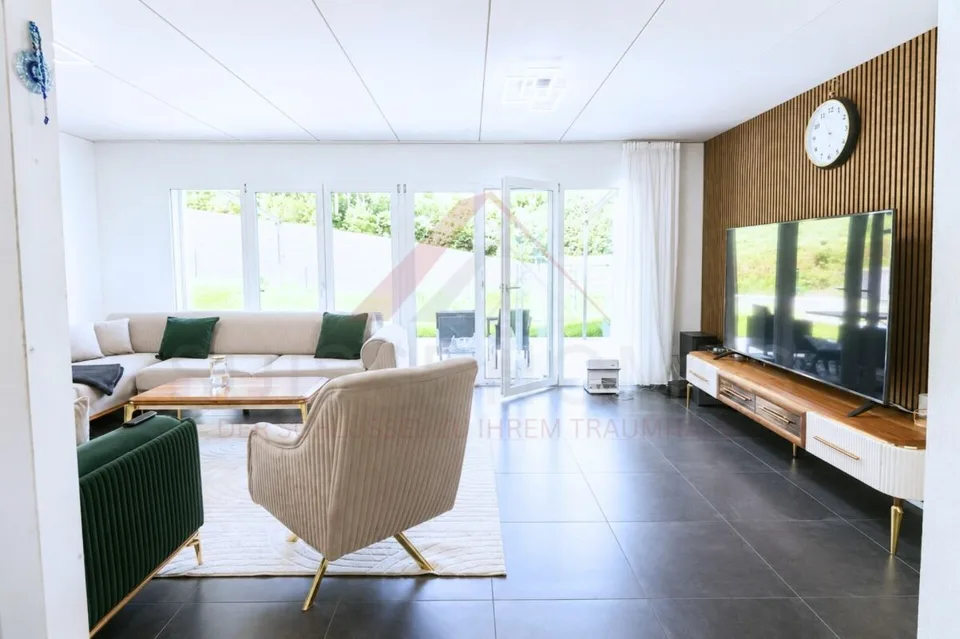 Wohnen wie in den Ferien - Modernes 5.5 Zimmer Reihenhaus mit Pool