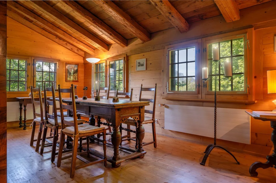 Traditionelles Bauernhaus mit Scheune und Umschwung – Foto 8 von 12