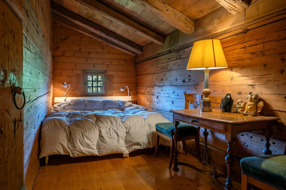 Traditionelles Bauernhaus mit Scheune und Umschwung – Foto 10 von 12