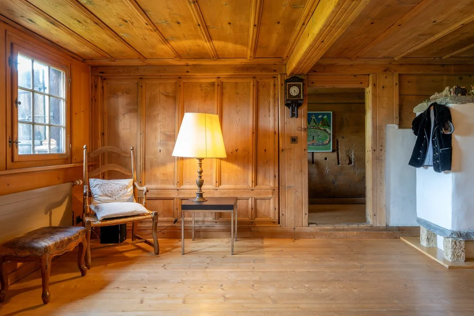 Traditionelles Bauernhaus mit Scheune und Umschwung – Foto 6 von 12