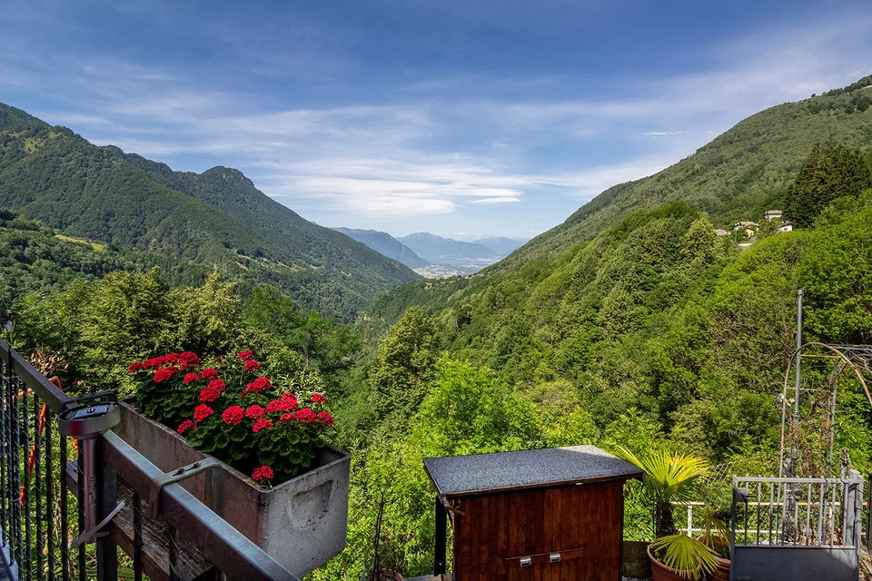 Maison unifamiliale avec vue splendide sur lac et montagnes