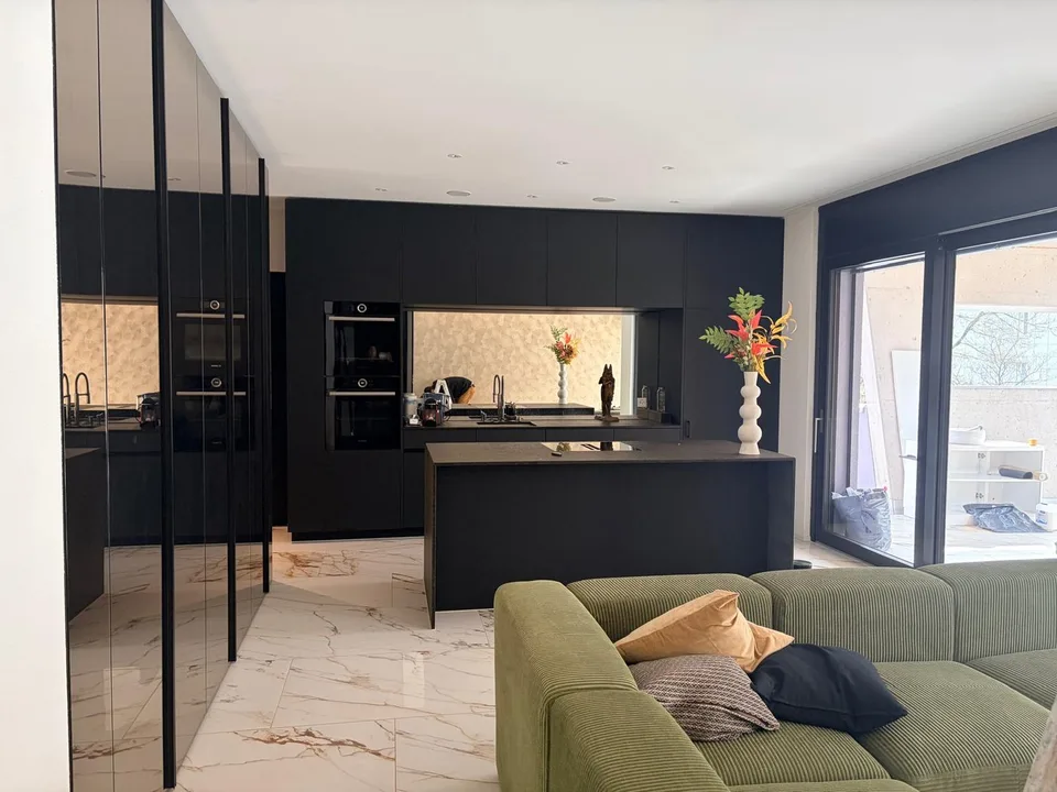 Luxueux avec jardin d'hiver, 2 places assises couvertes, 2 terrasses & piscine