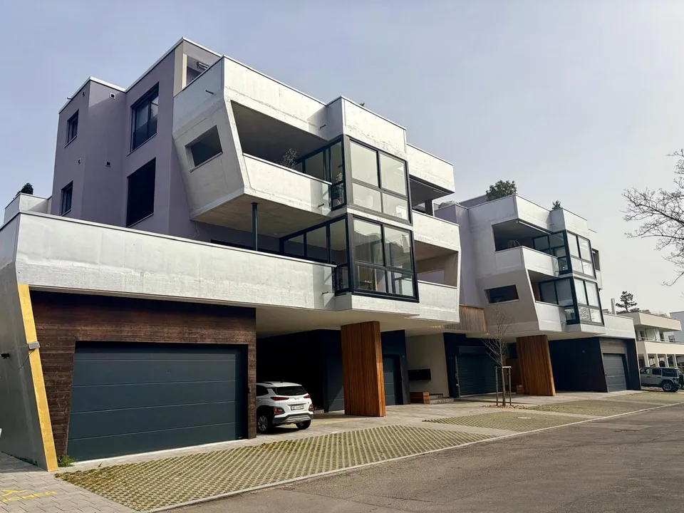 Luxueux avec jardin d'hiver, 2 places assises couvertes, 2 terrasses & piscine