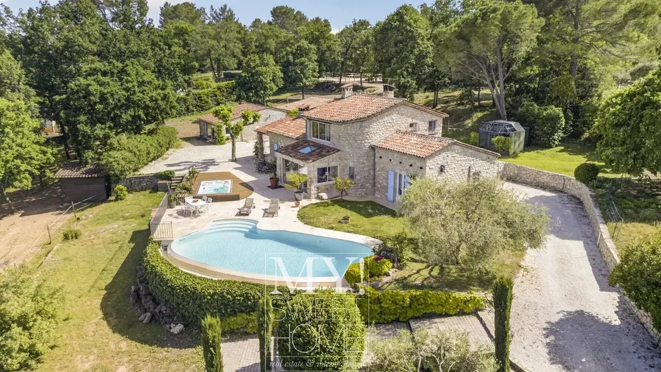 Charmante Villa mit Pool in Fayence, Frankreich