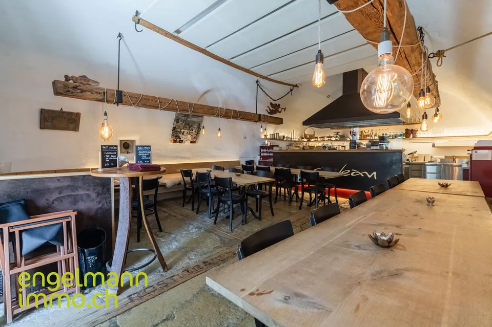 Gewölbekeller-Restaurant / Bar