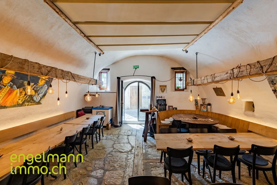 Gewölbekeller-Restaurant / Bar