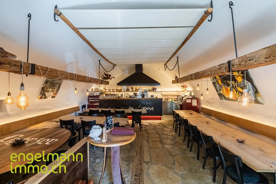 Gewölbekeller-Restaurant / Bar