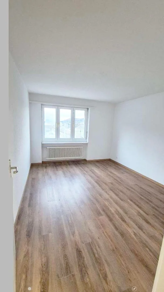 Charmante 4.5-Zimmer-Wohnung mit Balkon in Biel