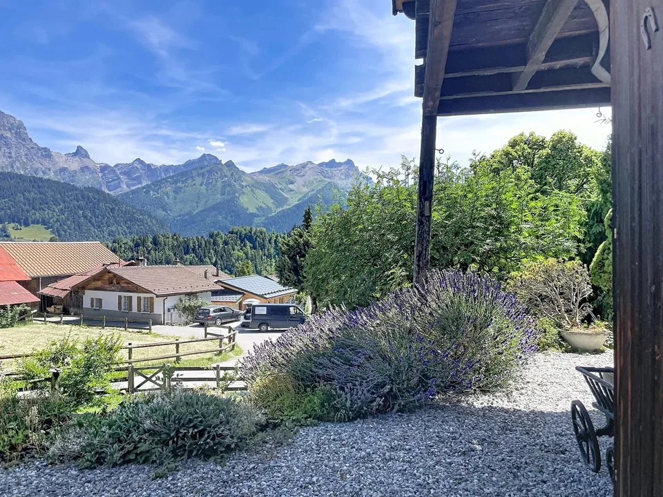 Chalet de charme à Arveyes - Bien rare avec potentiel