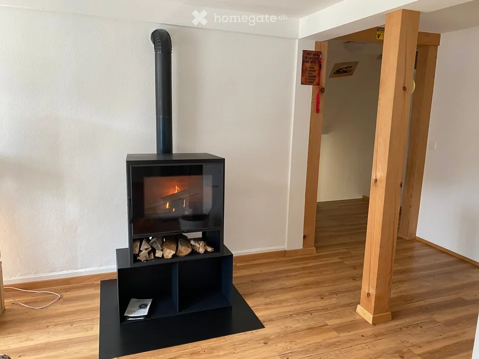 4.5 Zimmer Wohnung im Altbau mit Charm, Terrasse und Halbstöcken.