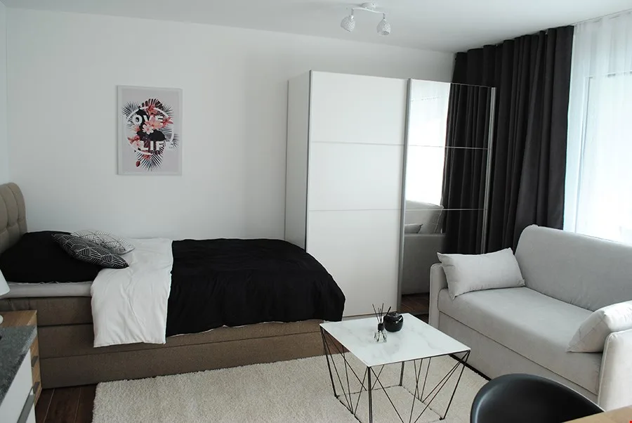 Monolocale arredato con sala fitness e wellness