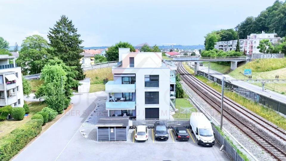 150 m² Bruttowohnfläche | Helle 4.5 Zimmer Wohnung mit 2 Balkonen und Lift