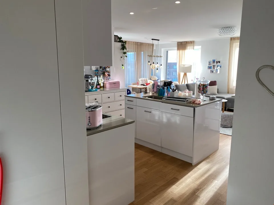 Stylische, tolle 2.5 Zi mit 75 m2, Loggia 13 m2 - per 1.10.