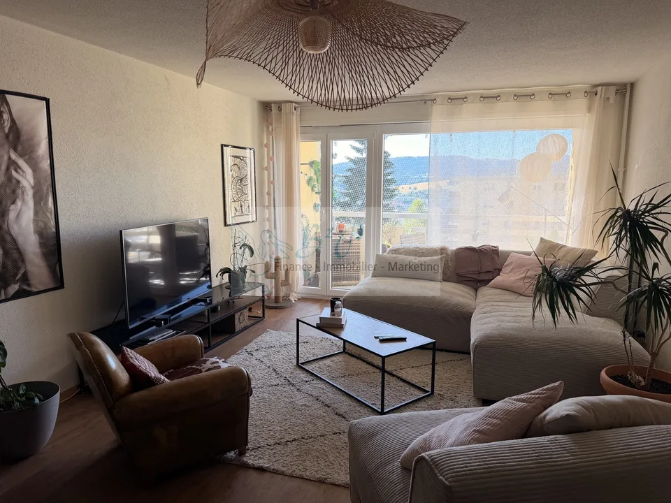 Spacieux et bel appartement rénové de 4½ pièces au 1er étage à louer !