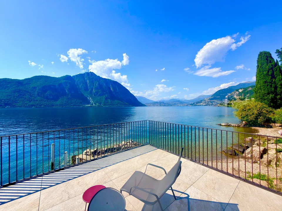 3726 - DIRECTLY ON THE LAKE - ONLY FIRST RESIDENCE - LUXUS APARTMENT WITH PRIVATE BEACH