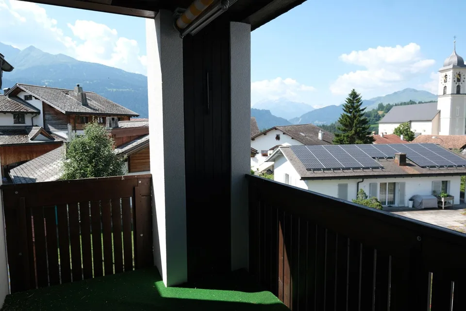 Eine 2.5-Zimmer-Wohnung mit Galerie an bester Lage in Laax