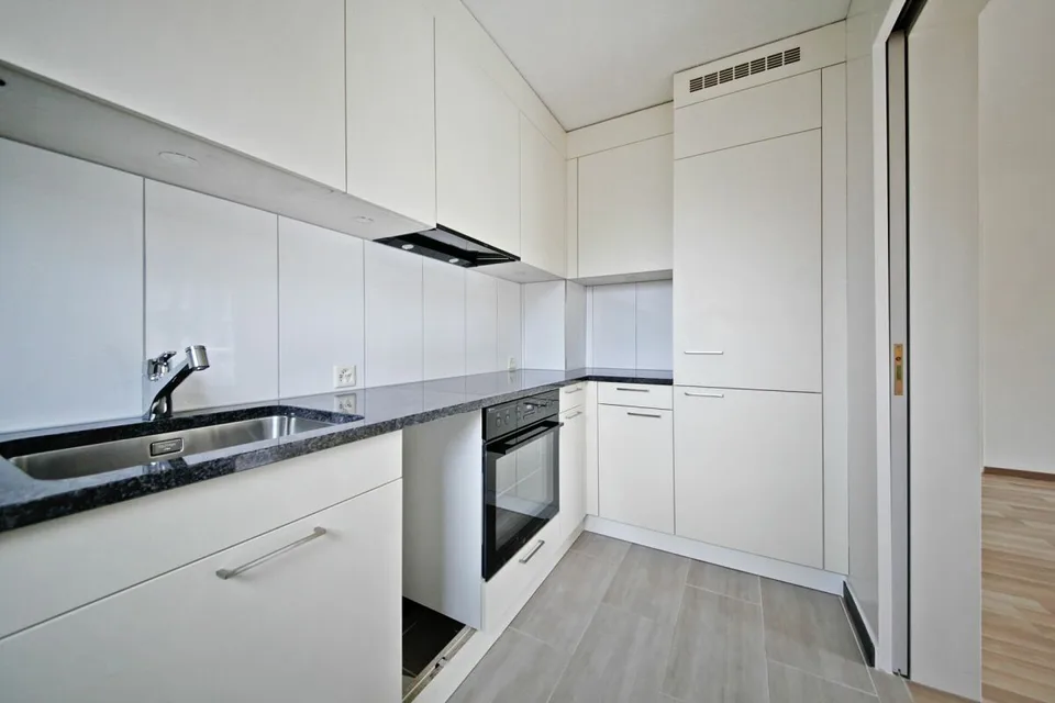 Ampio appartamento mansardato con altezza del soffitto di 5 m!