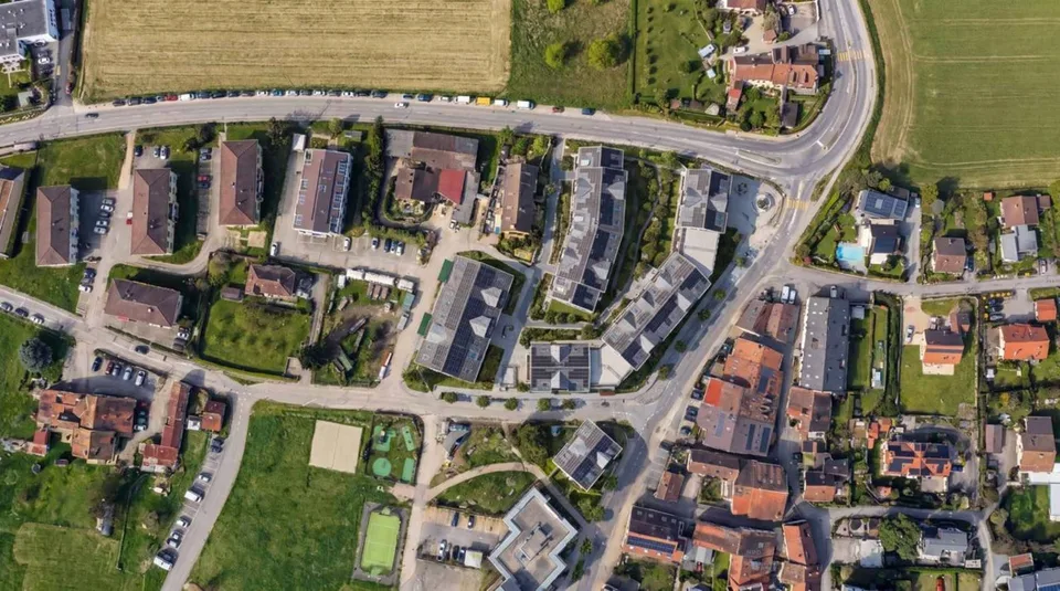 Spacieux appartement de 3,5 pièces sous combles avec balcon